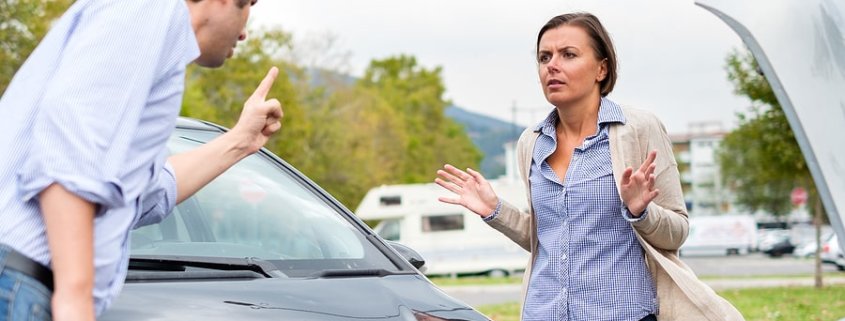 how to tell who hit who in a car accident
